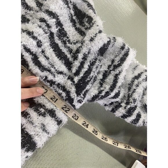 Mudd Juniors Women's White Grey Striped Long Sleeve Pullover Sweater Sz XL - Picture 6 of 7